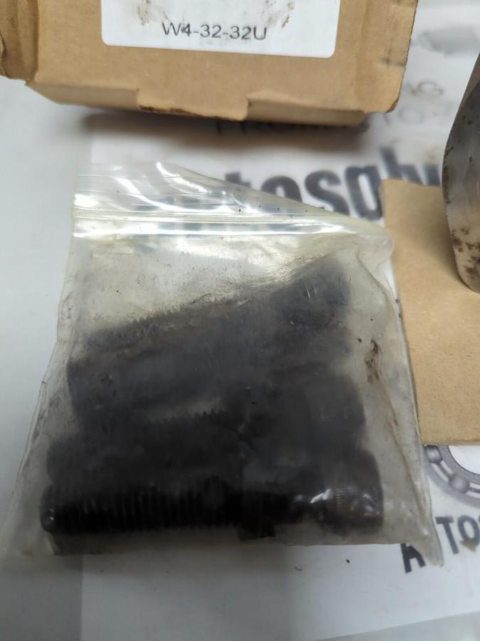 ANCHOR FLUID POWER,W4-32-32U,FLAT SOCKET WELD PIPE FLANGE 4-BOLT NOS