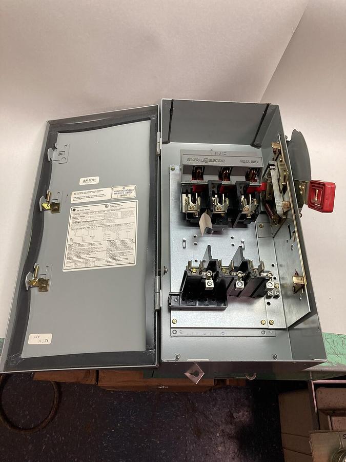 Used General Electric,TH3362M,Fusible Disconnect Switch 60A 600Vac