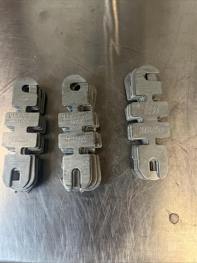 BUSSMANN,200 AMP,250V RENEWABLE FUSE LINK LOT OF 30