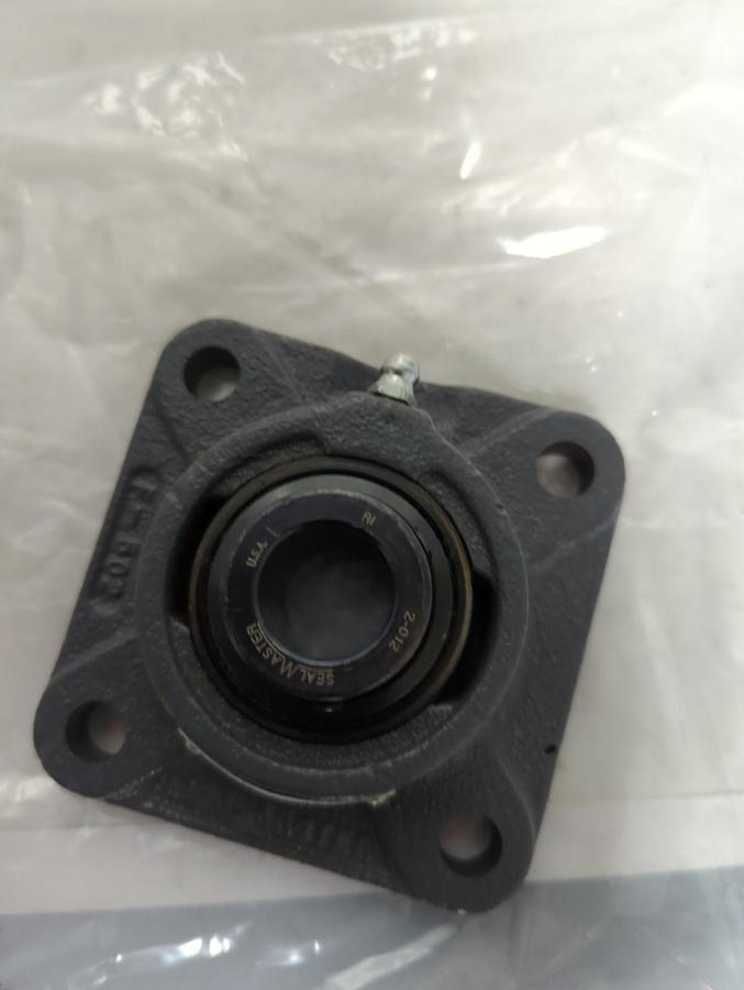 Used SEALMASTER,SF-12,4-BOLT FLANGE BEARING 3/4 INCH BORE PRE-OWNED