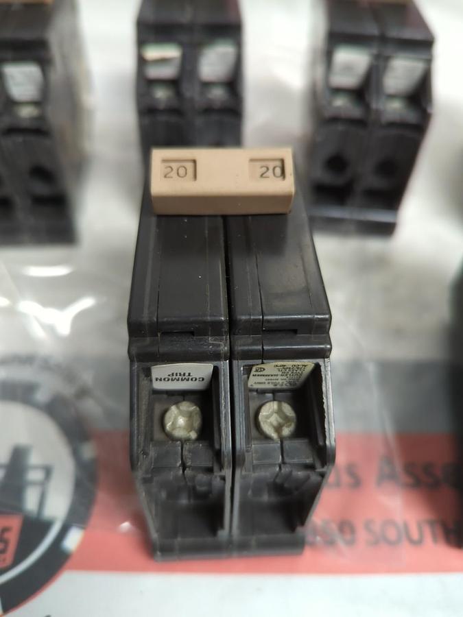 Used CUTLER HAMMER,CH220,CIRCUIT BREAKER 20AMP 2-POLE LOT OF 6 PRE-OWNED