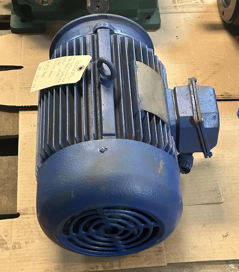 Used LEESON,G150163.60,MOTOR 10HP 208-230/460V 3510RPM 3PH 215TC FRAME