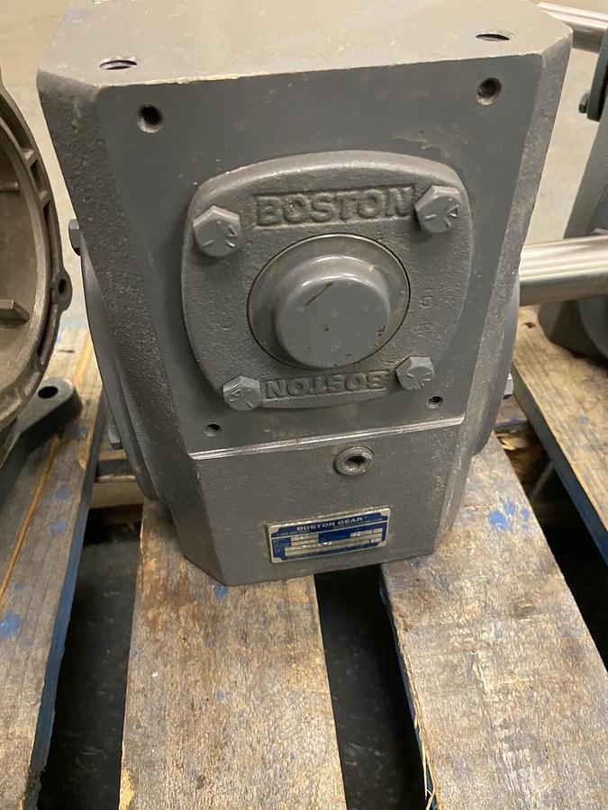 Boston Gear,732-40E-G,Gear Reducer Ratio 40 Input 2.1Hp Output Torque 2444Lb-In