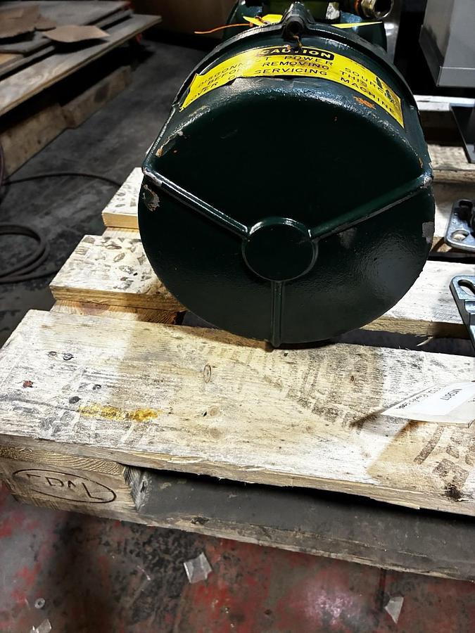Used CARMAN,CD9-2910,ELECTRIC VIBRATOR MOTOR 3PH 1HP 900RPM