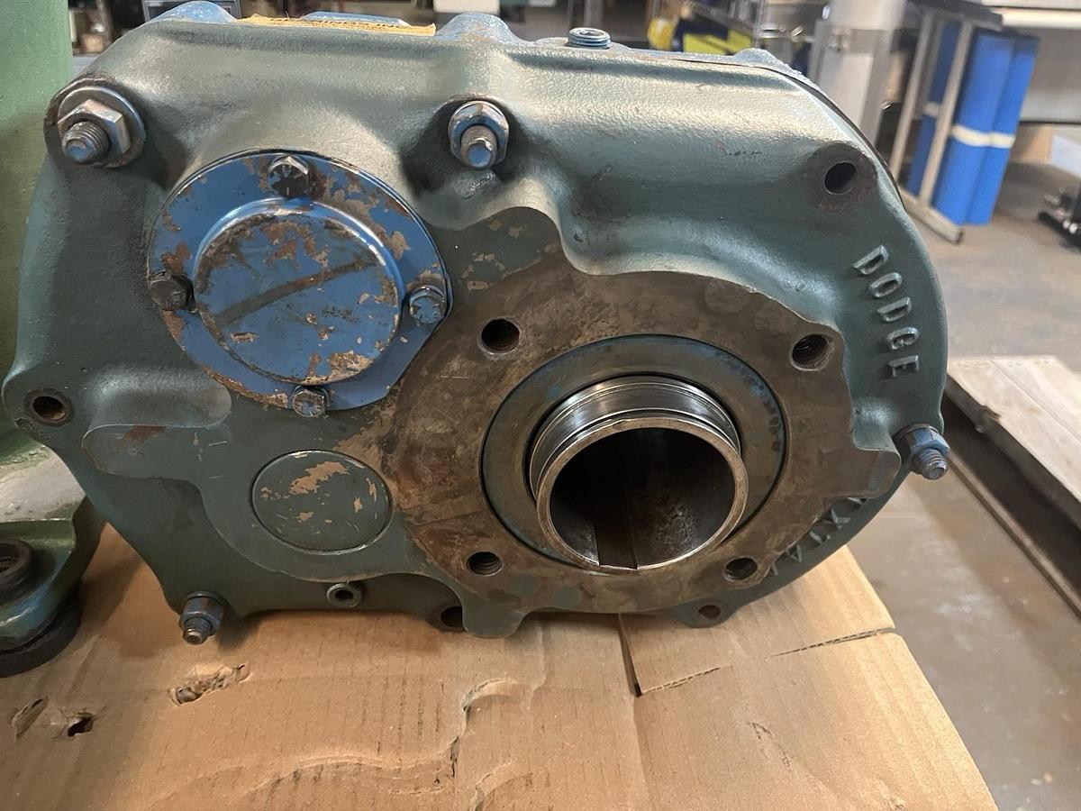 Used DODGE,SCXT425A,TORQUE ARM SPEED REDUCER RATIO 24.38 INPUT 21.5HP 2072RPM