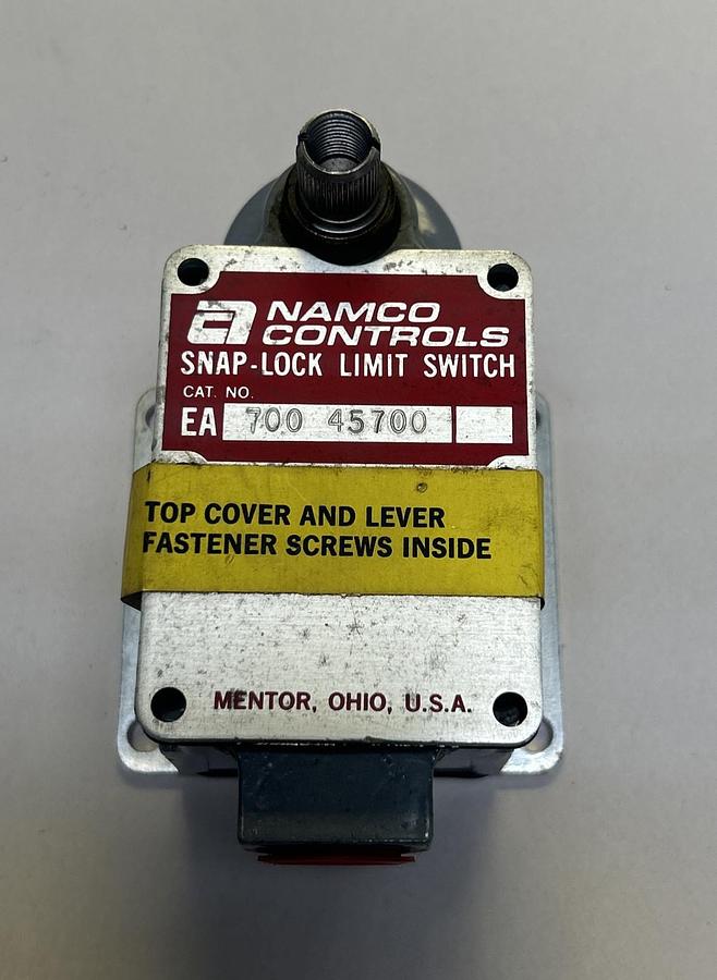 NAMCO,EA70045700,SNAP LOCK LIMIT SWITCH NOS