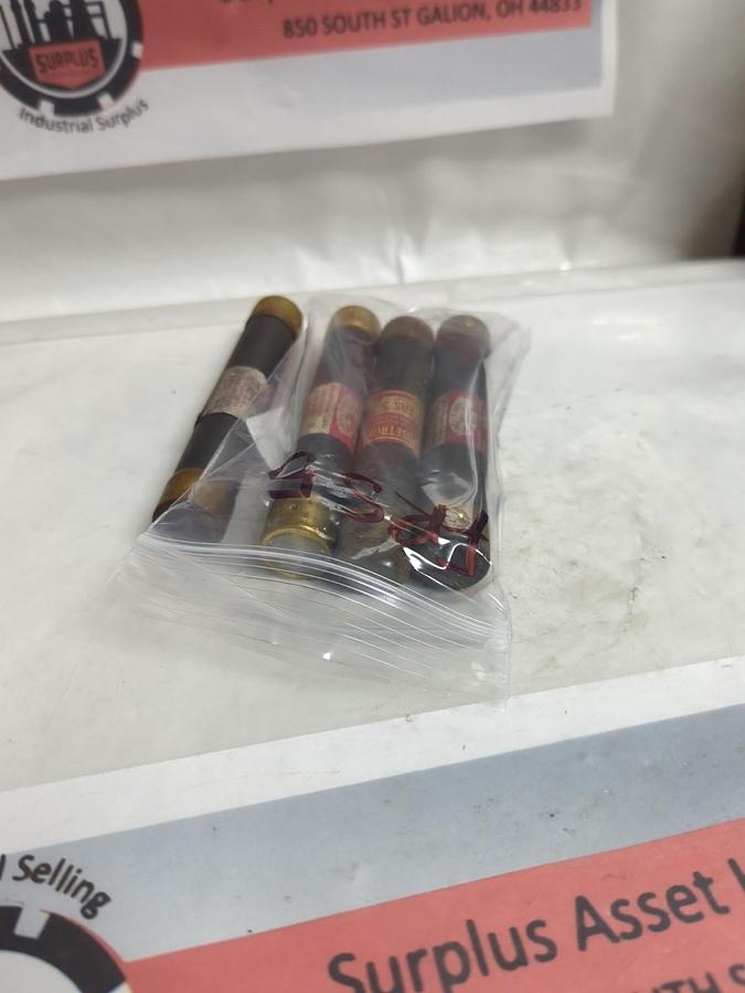 Used COOPER BUSSMANN,FRS-5,FUSETRON FUSE 5 AMP LOT OF 4 PRE-OWNED