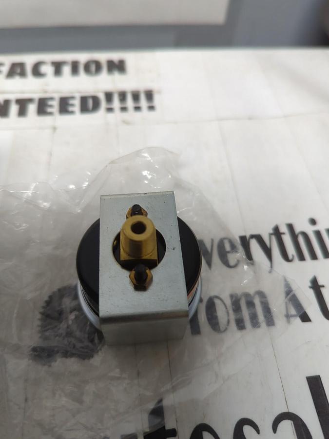 US. GAUGE,146245A,1-1/2 IN V56245A 1-1/2 IN V562UK 30IN HG 1/8 IN NPT CBM NOS