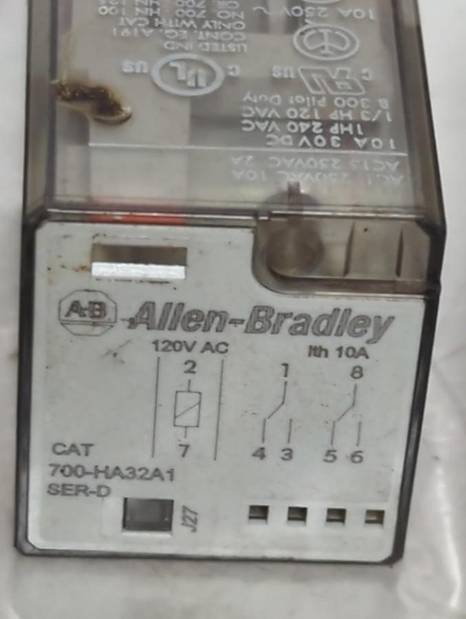 Used ALLEN BRADLEY,700-HA32A1,PLUG IN RELAY 8-PIN LOT OF 7 PRE-OWNED