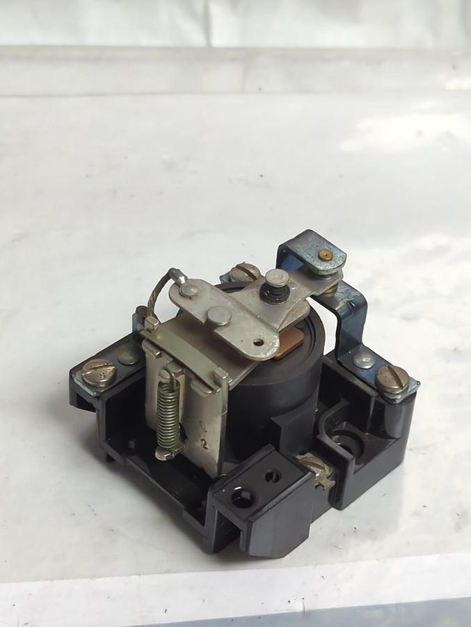Used SQUARE D,8501-CO-15,SERIES B POWER RELAY 120V 50/60HZ PRE-OWNED