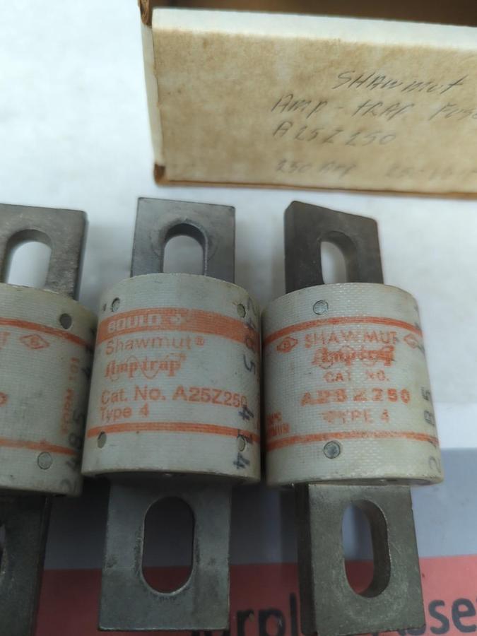 Used GOULD SHAWMUT,A25Z250,AMP-TRAP 250 AMP FUSE LOT OF 3 PRE-OWNED