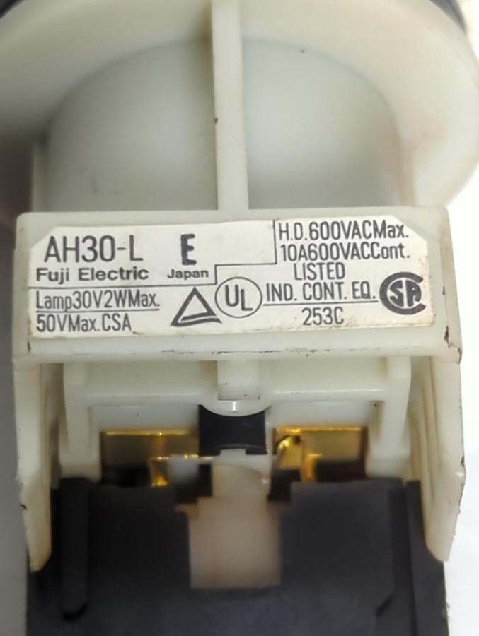 Used FUJI ELECTRIC,AR30-L,WHITE ILLUMINATED PUSH BUTTON PRE-OWNED