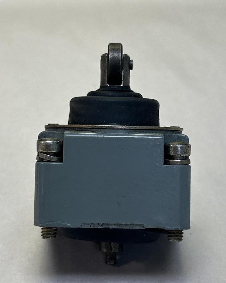 CUTLER-HAMMER,E50DT3,LIMIT SWITCH OPERATING HEAD NOS