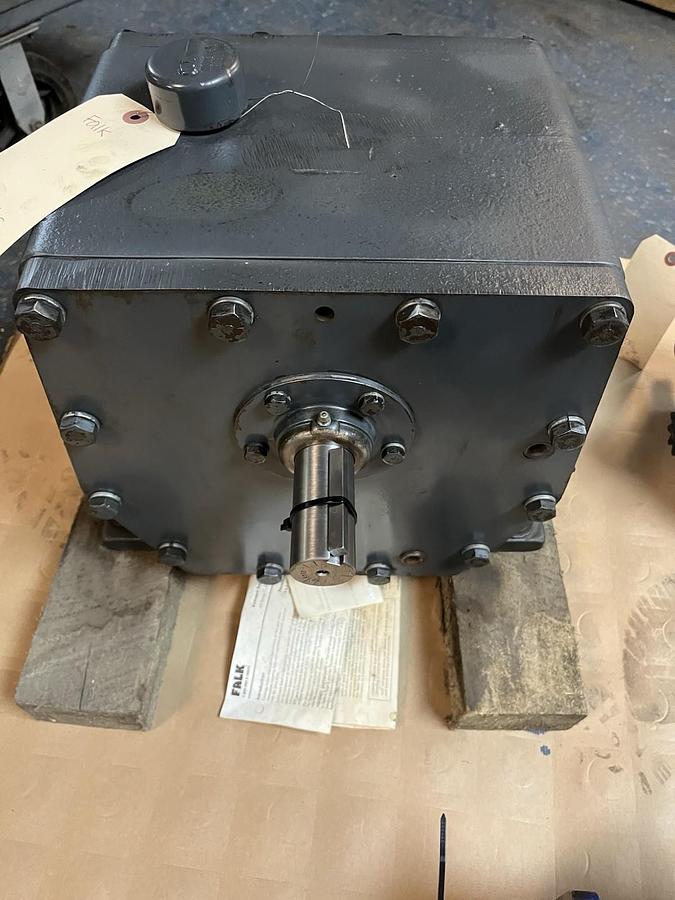 Used FALK,1040-FC2A,ENCLOSED GEAR REDUCER RATIO 9.301 INPUT 19.6HP 1750RPM 1040FC2A