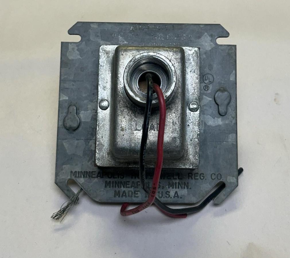 Used HONEYWELL,AT72D1048,TRANSFORMER 40VA 120V-24V