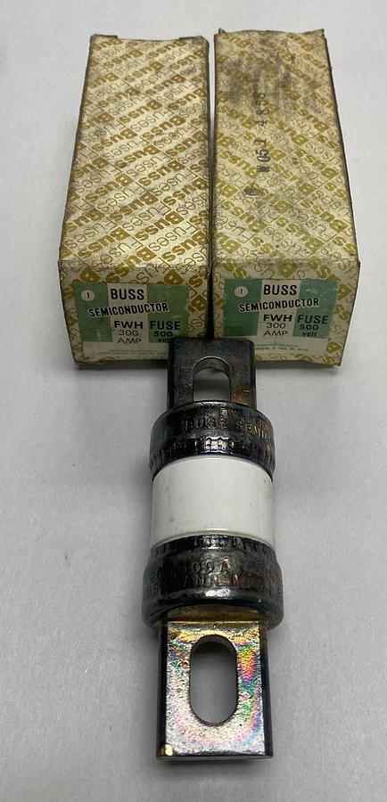COOPER BUSSMANN,FWH-300,FUSE 300A 500V LOT OF 2 NOS