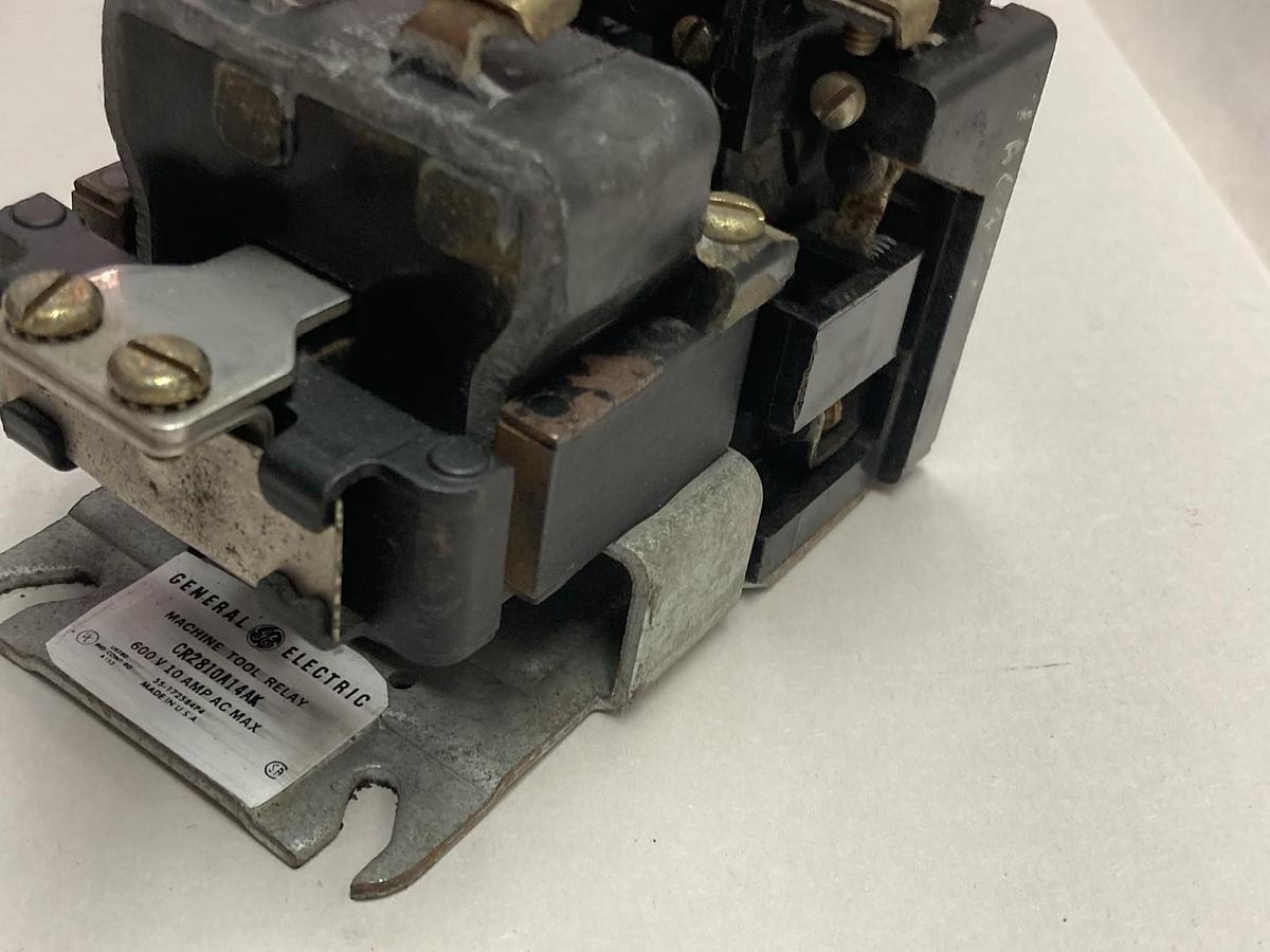 Used General Electric,CR2810A14AK,Relay 10A 600Vac Max