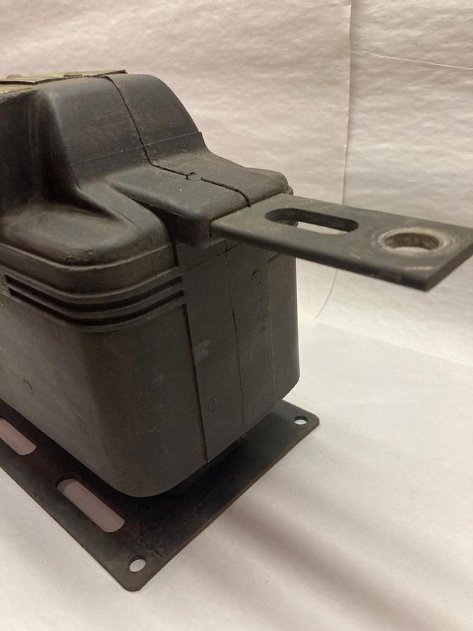 Used General Electric,Model AAM11 Type JKM-3,Current Transformer 497x28 Ratio 75:5