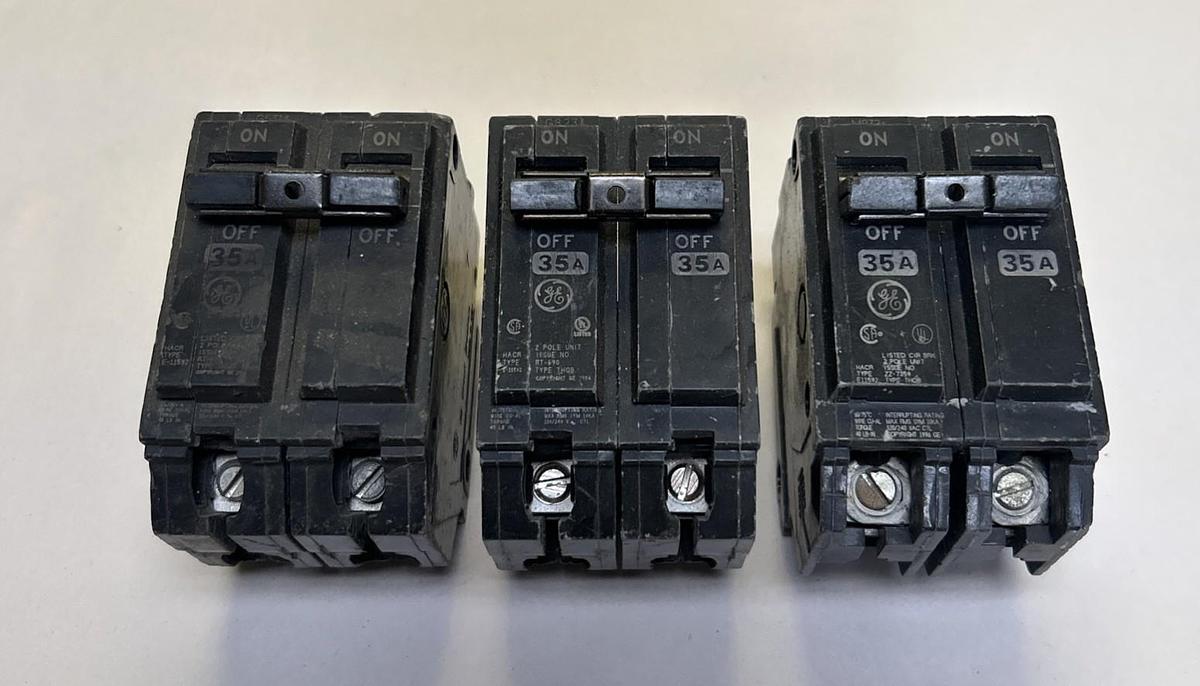 Used GENERAL ELECTRIC,THQB2135,CIRCUIT BREAKER 35A 120/240V 2P LOT OF 3