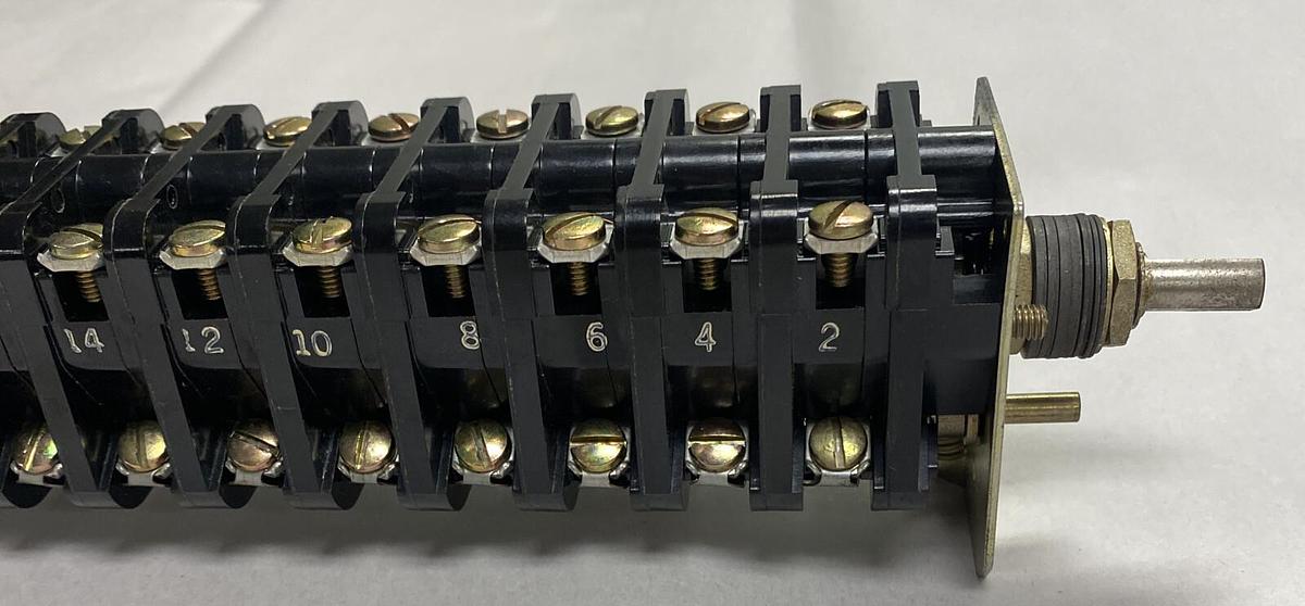 Allen-Bradley,806-M775738/1,Rotary Switch Size 10 25A NOS