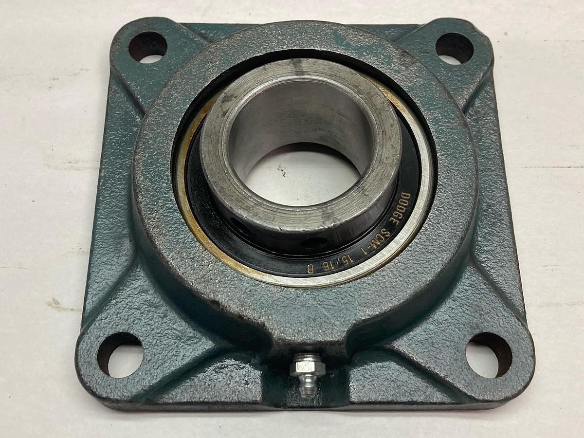 Used Dodge,SCM 1-15/16 B,4-Bolt Flange Bearing 2 Inch Bore