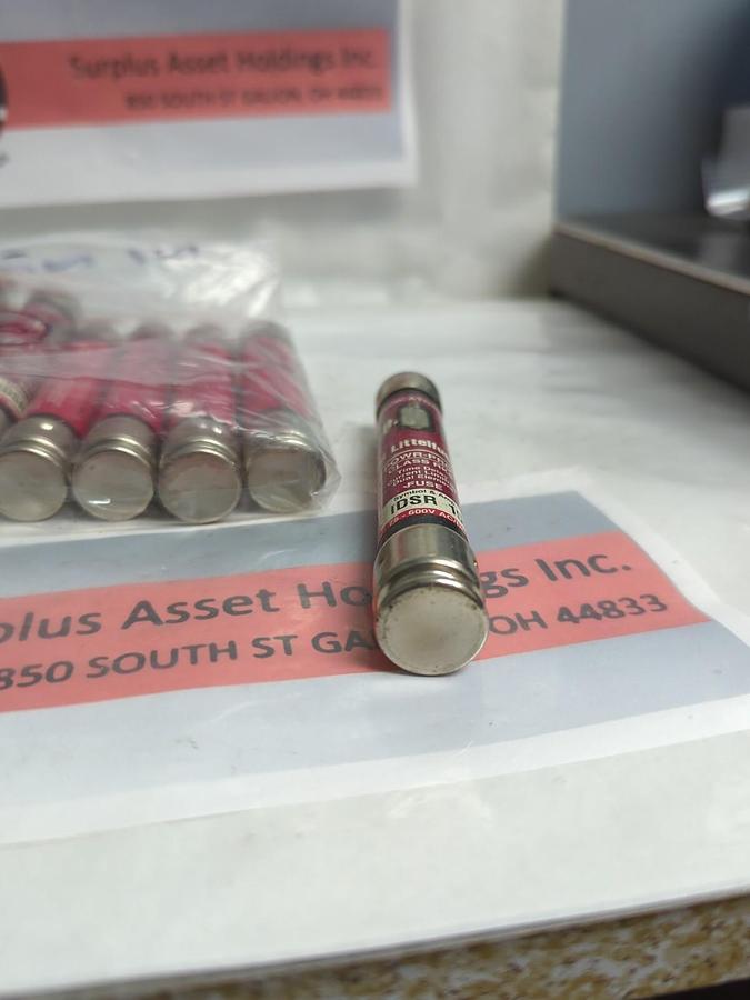 LITTELFUSE,IDSR15,INDICATOR 15 AMP FUSE LOT OF 11 NOS
