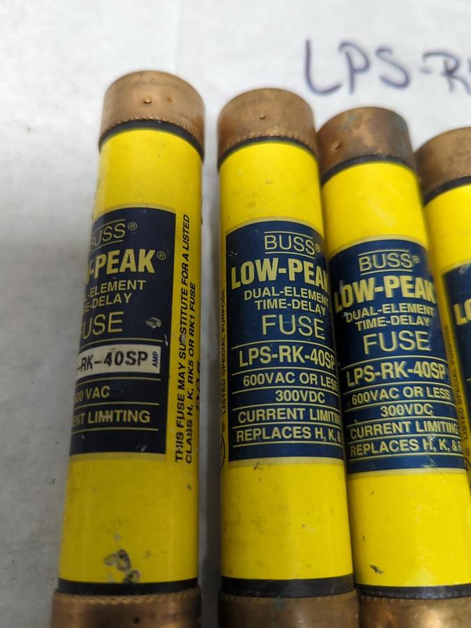 Used COOPER BUSSMANN,LPS-RK-40SP,LOW-PEAK 40 AMP FUSE LOT OF 4 PRE-OWNED