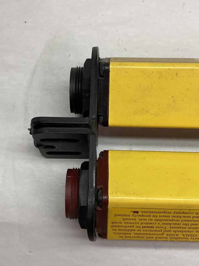 Used STI FlexSafe-B,FS4312BR-1 Receiver/FS4312BX-1 Transmitter, Light Curtain