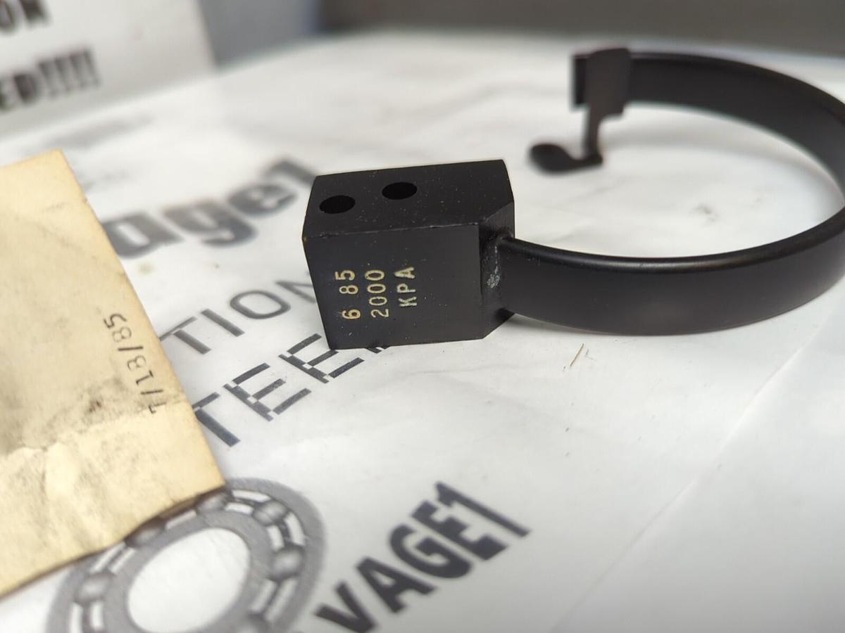 FISHER CONTROLS,1R8742-1899-2,BOURDON TUBE ASSEMBLY 300 PSI/2000KPA