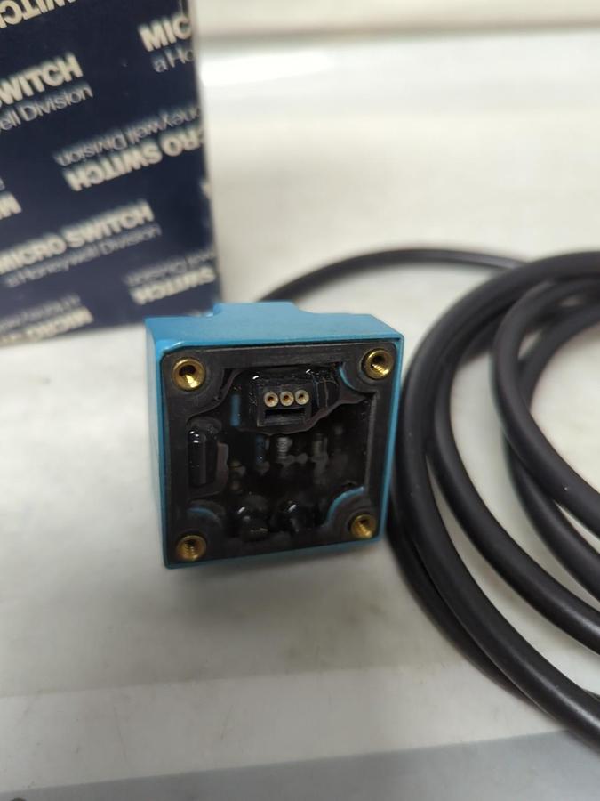 HONEYWELL,MPT31,MICRSWITCH MINI BASE 10-30VDC NOS