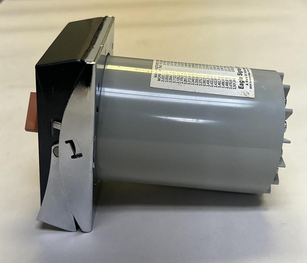 EAGLE SIGNAL CONTROLS,HG107A6,REPEAT CYCLE TIMER 150 MINUTE 120V NOS