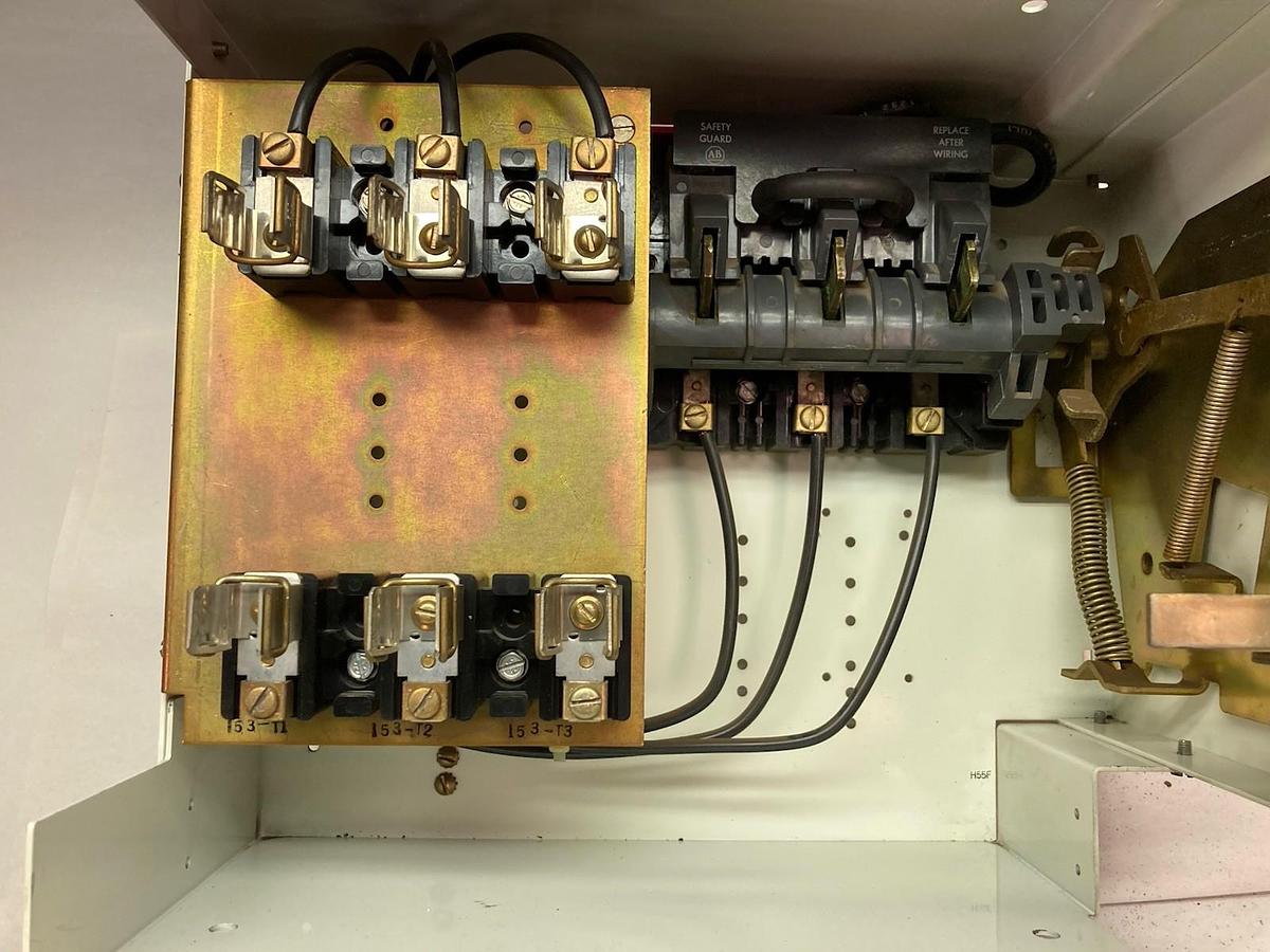 Used Allen-Bradley,2194DF-BBC DISCONNECT FUSED Bucket Size 1