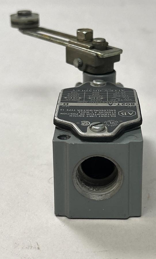 Used ALLEN BRADLEY,802T-A,OILTIGHT LIMIT SWITCH
