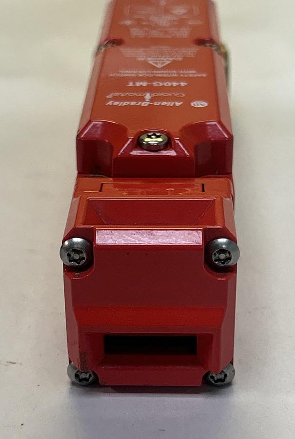 Used ALLEN BRADLEY,440G-MT47080,GUARDLOCK SAFETY SWITCH