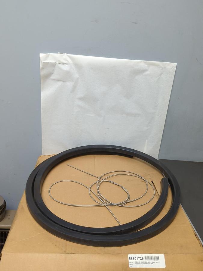 PARKER JM CLIPPER,9845 RPD,OIL SEAL 31.500 INCH X 33.500 INCH X .875 INCH NOS