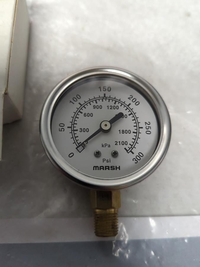 MARSH,J7658,GAUGE 2-1/2 IN FACE 1/4 IN NPT BOTTOM CONNECTION 0-300PSI NOS