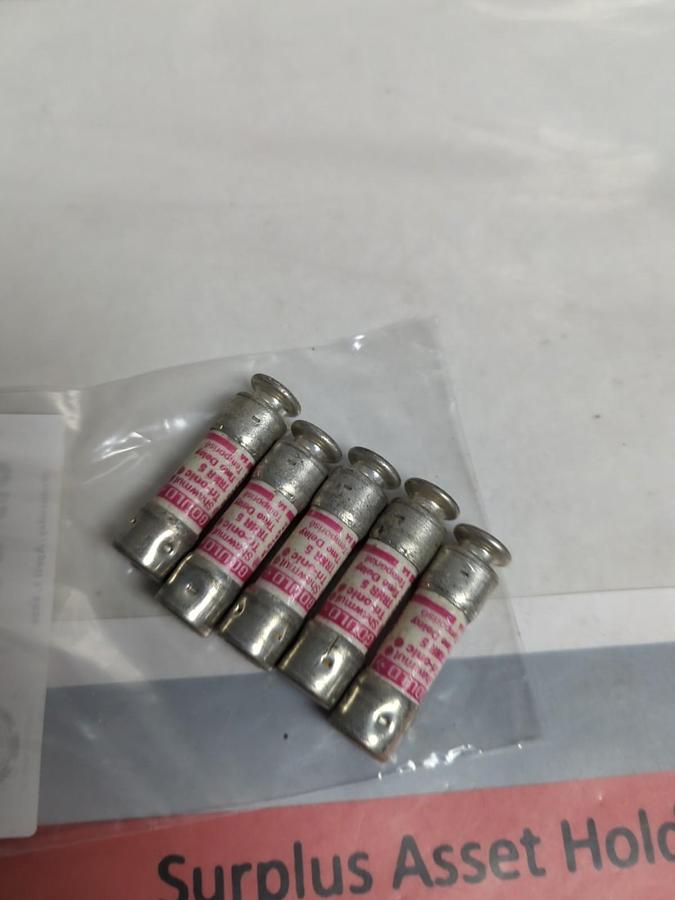 Used GOULD SHAWMUT,TRN-R5,TRI-ONIC 5 AMP FUSE LOT OF 5 PRE-OWNED