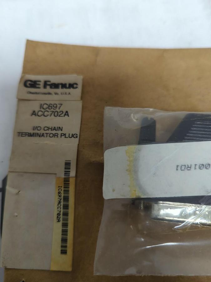 Used GE FANUC,IC697ACC702A,I/O TERMINATOR PLUG NEW