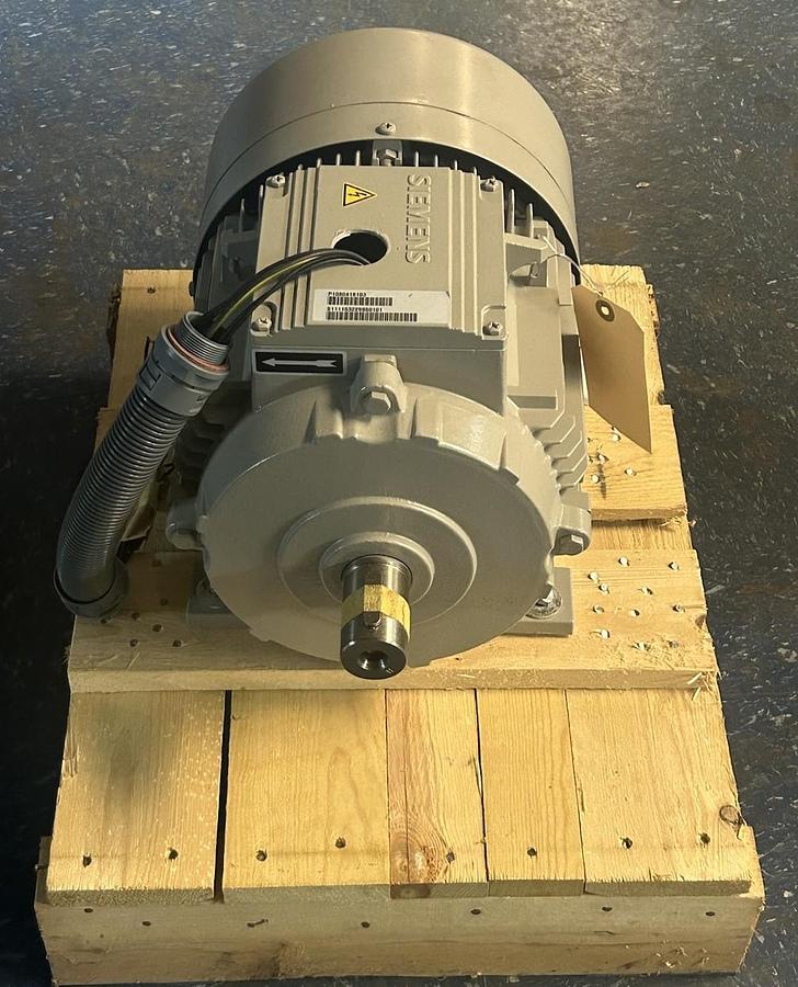 SIEMENS,1LA9131-2LA90-ZT21,MOTOR 7.5KW 360V 2940RPM 3PH 132S FRAME
