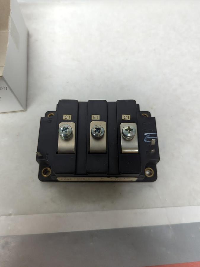 Used POWEREX DARLINGTON,KS32420,TRANSISTOR MODULE 200 AMP 450V PRE-OWNED