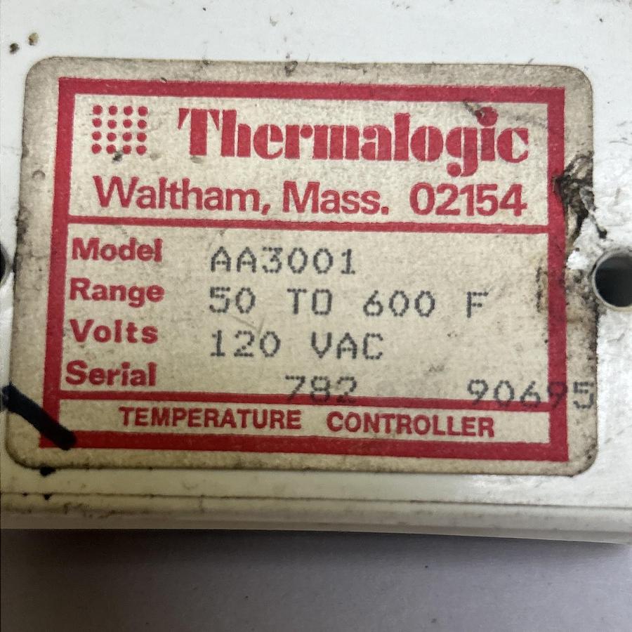 Used THERMALOGIC,AA3001,TEMPERATURE CONTROLLER 50-600F 120V
