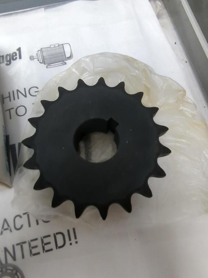 TSUBAKI,H60B19F-1-1/2,ROLLER SPROCKET 19 TEETH WITH KEYWAY