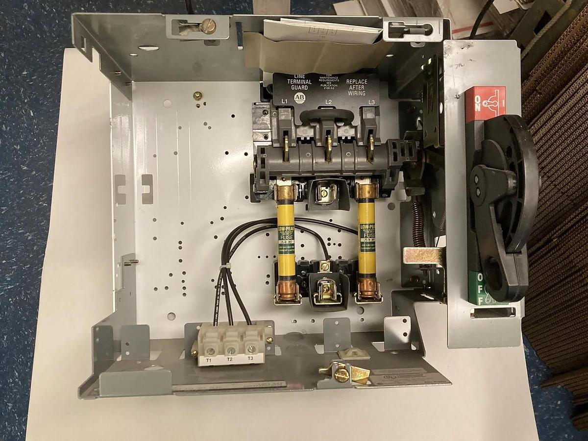 Used Allen Bradley,2100 2192F,30 Amp 12 INCH Fused MCC Disconnect Feeder Bucket