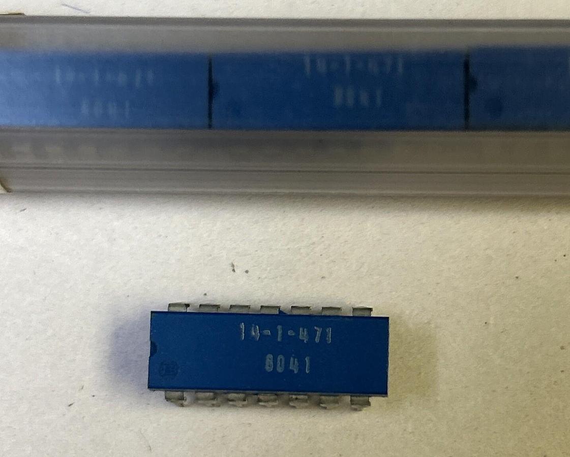 Used ANTISTATIC,14-1-471,RESISTOR ARRAY LOT OF 25 NOS