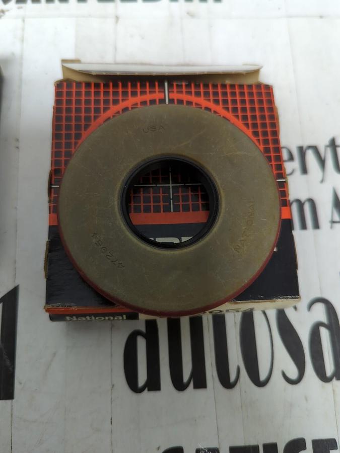 NATIONAL SEALS FEDERAL MOGUL,472954,OIL SEALS 1.25X2.835X0.375 LOT OF 2 NOS