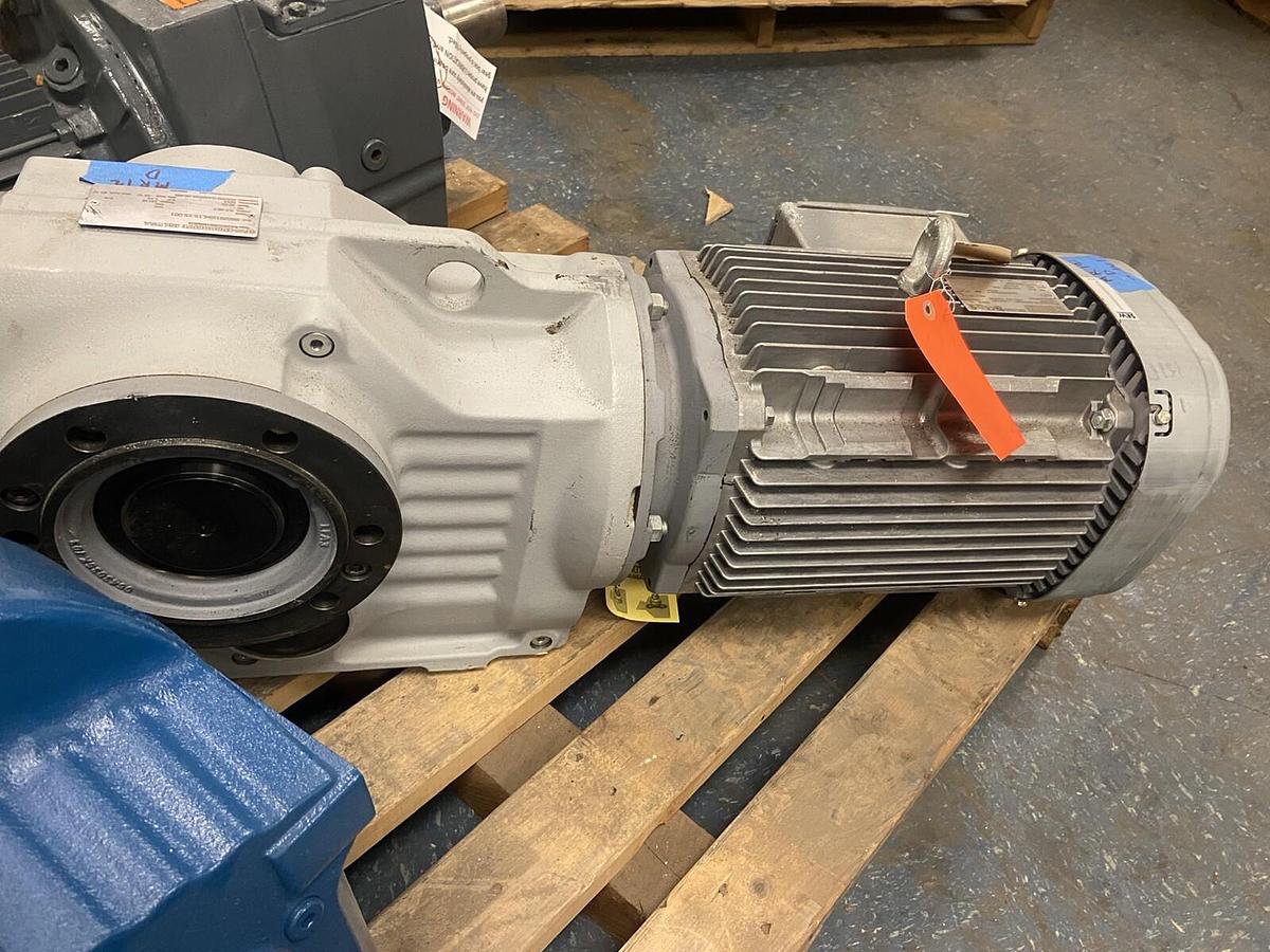 SEW Eurodrive,KAZ87DRE160MC4,Gearmotor 15Hp Ratio 36.52 Torq 19116 In-Lbs