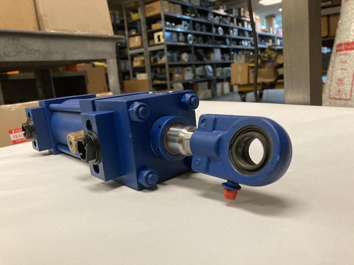 Used Rexroth,C80H-50-22-NA-25-49-1 100-BG-PU-N-1-1-10,Hydraulic Cylinder