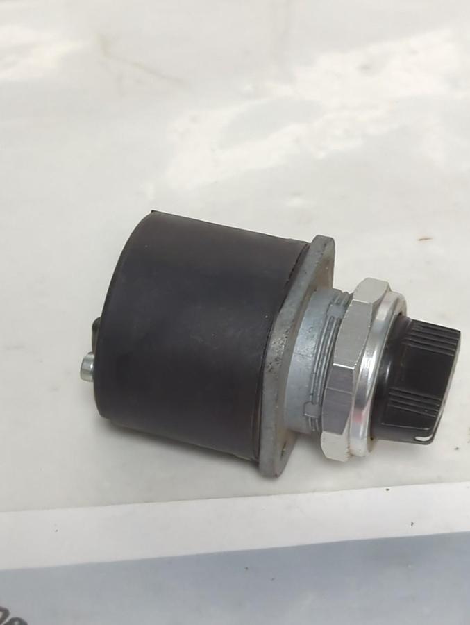 Used ALLEN BRADLEY,800T-U37,POTENTIOMETER 25KΩ SERIES Q PRE-OWNED