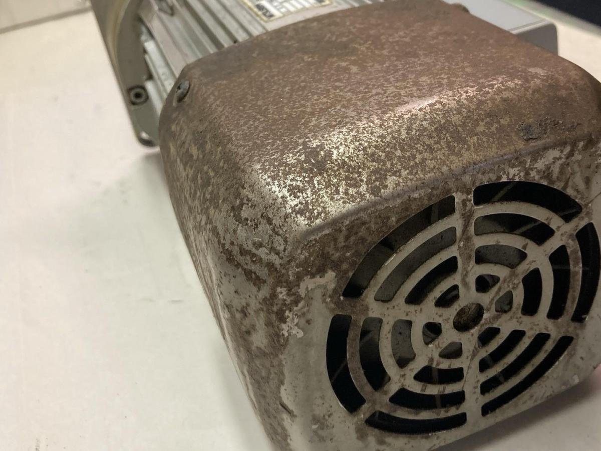 Used Mitsubishi,GM-SFB,3-Phase Geared Motor Class E 0.1KW 4P Ratio 1:10