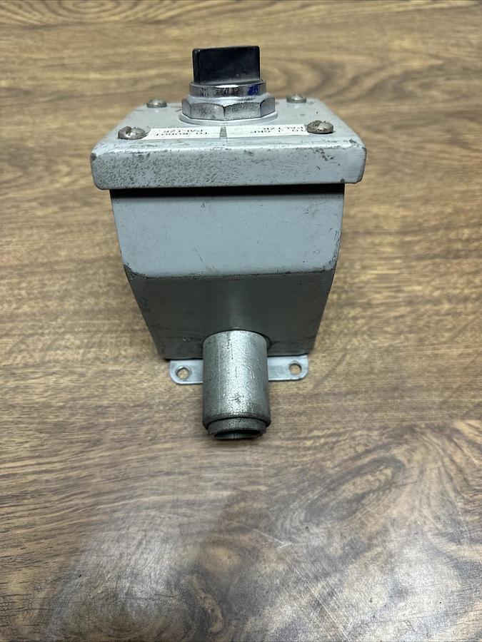 Used Weigmann,WPBA1,Sloping Front Button Enclosure w/GE CB104P 2 Pos Switch